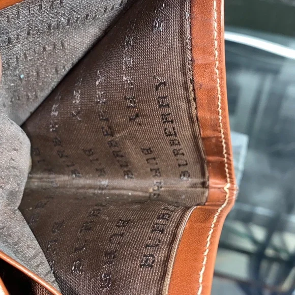 Authentic Classic Burberry Bifold Wallet - Picture 8 of 15